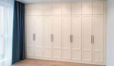 Распашные шкафы